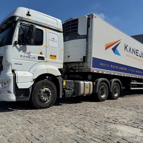 Transportadora de produtos congelados