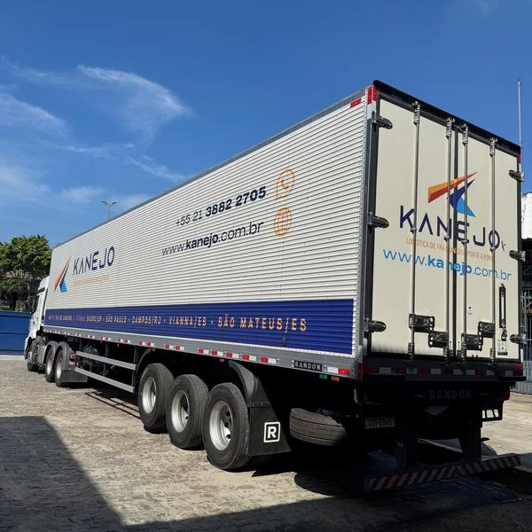 Transporte de carga congelada fracionada